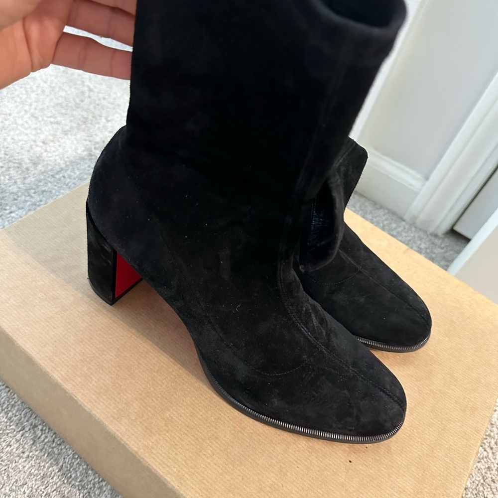 Elegant Black Suede Women's Boots